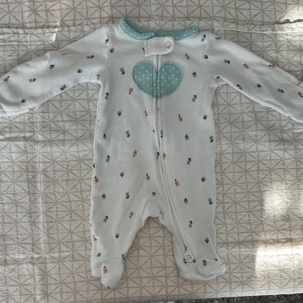 Lot of 7 Newborn One Pieces - Picture 2 of 15